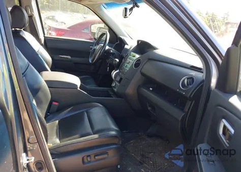 2010 Honda Pilot Touring z USA, uszkodzony, nr VIN 5FNYF4H89AB012332